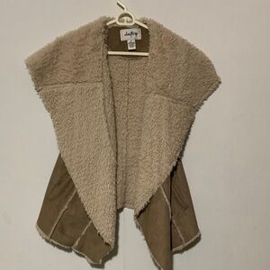 Daytrip Beige Faux Fur Vest